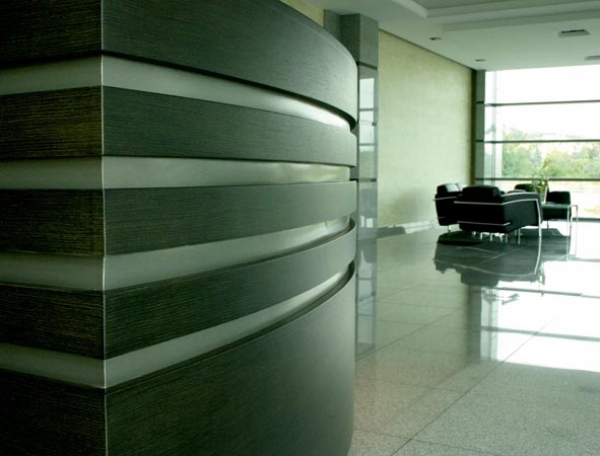 Projekt lady recepcyjnej w budynku biurowym w Suchym Lesie